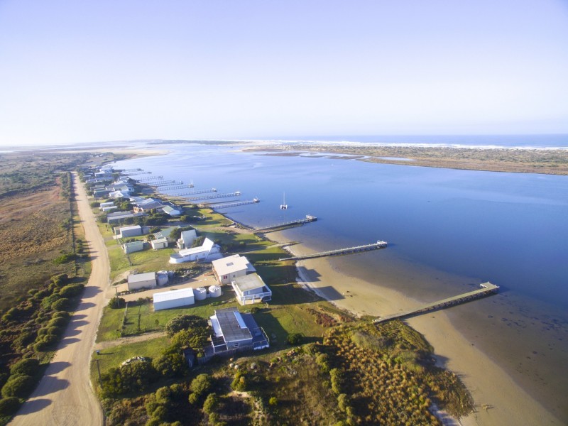 65 Goolwa Channel Drive, Hindmarsh Island SA 5214
