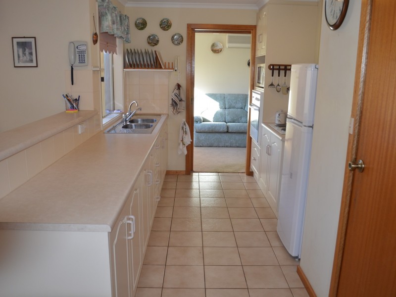 8 Lewis Street, Goolwa South SA 5214