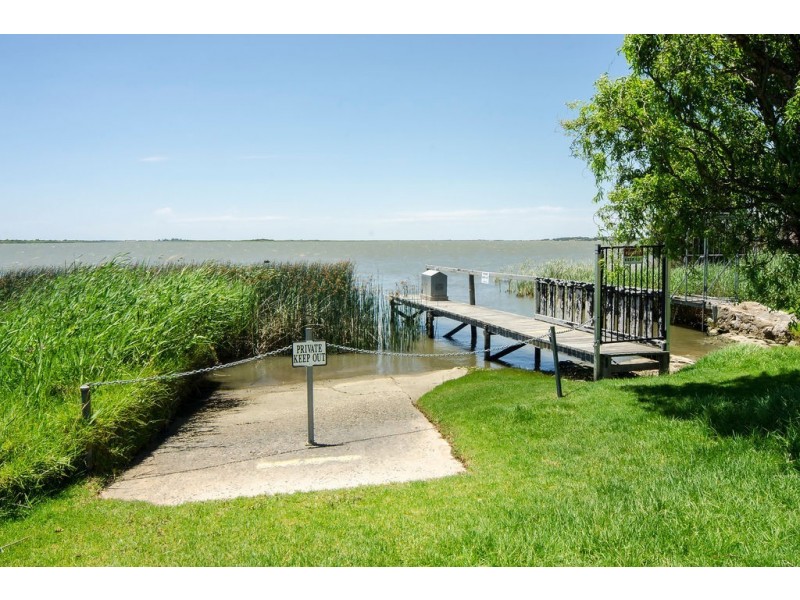 3 Madsen Street, Hindmarsh Island SA 5214
