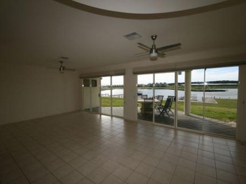 77 Ventura Place, Hindmarsh Island SA 5214