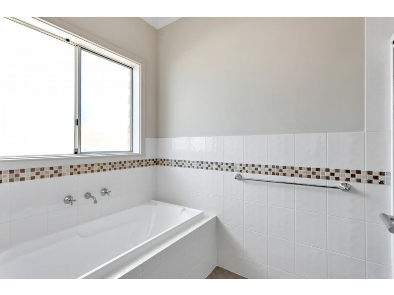 205 Excelsior Parade, Hindmarsh Island SA 5214