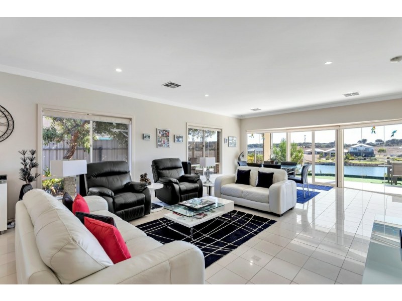 205 Excelsior Parade, Hindmarsh Island SA 5214