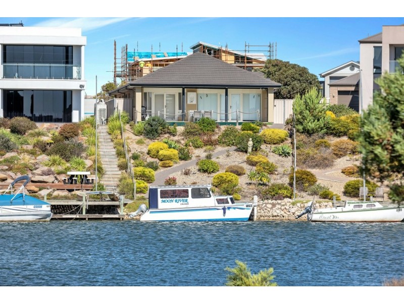 205 Excelsior Parade, Hindmarsh Island SA 5214
