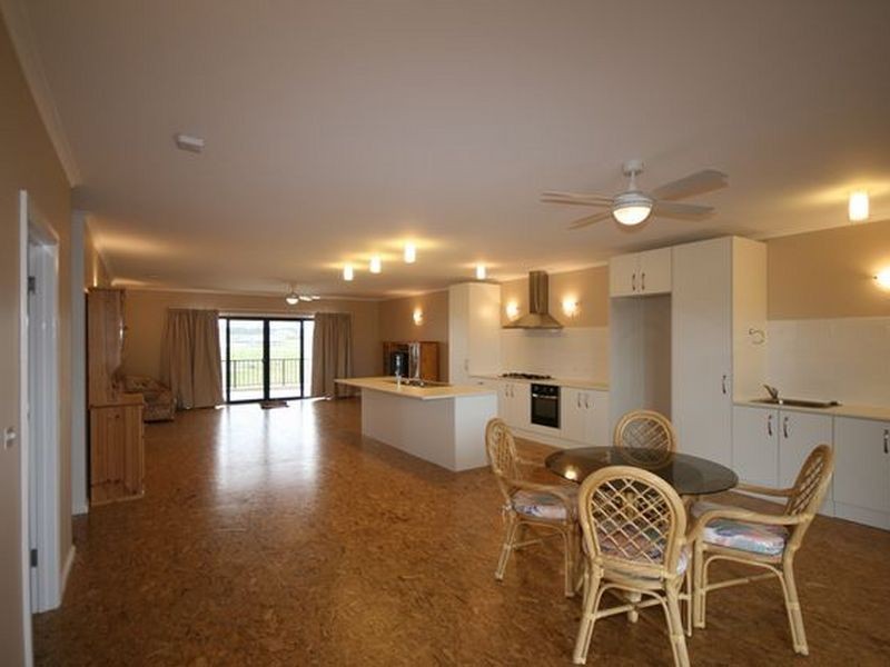 158 Excelsior Parade, Hindmarsh Island SA 5214