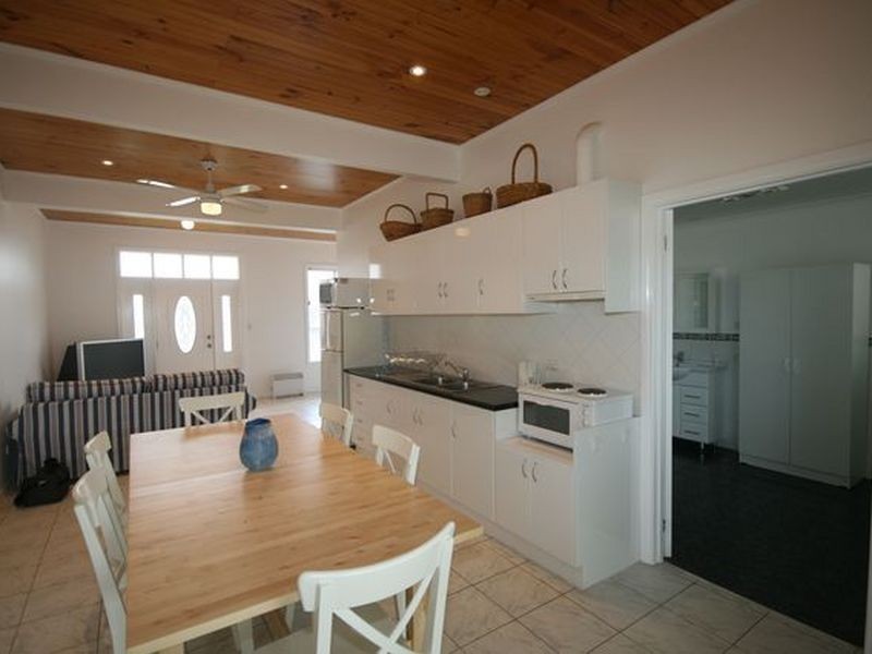 10 Wilhelm Street, Hindmarsh Island SA 5214