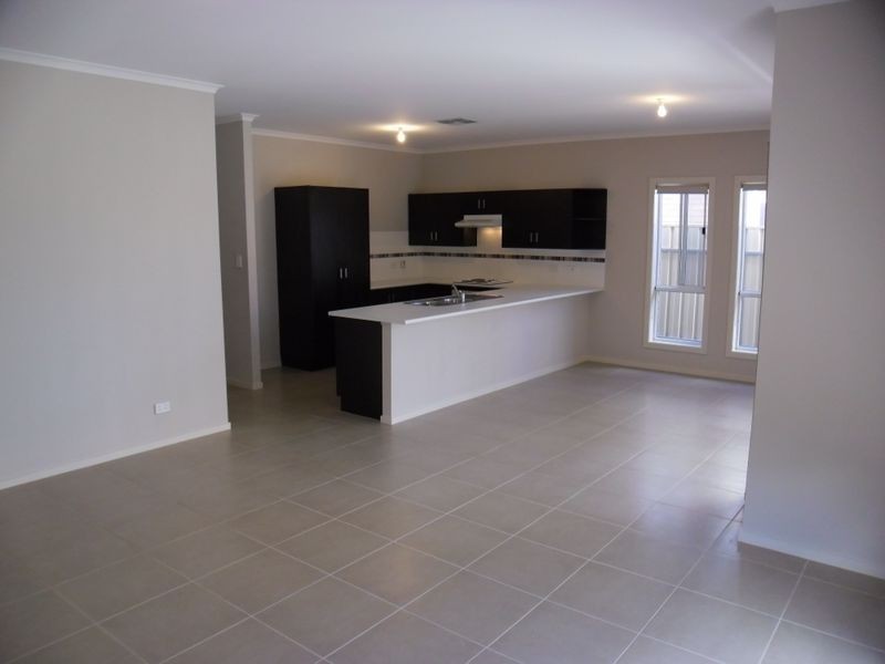 4 / 13 Chrystal Street, Goolwa North SA 5214