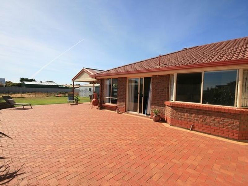 26 Chapman Road, Middleton SA 5213