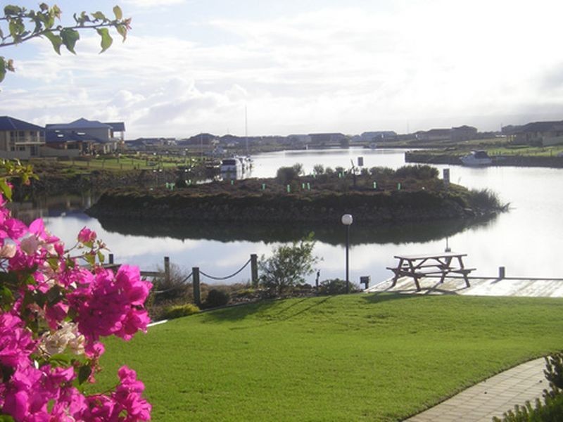 147 Excelsior Parade, Hindmarsh Island SA 5214