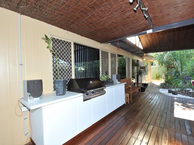 13 Corring Way, Parmelia WA 6167