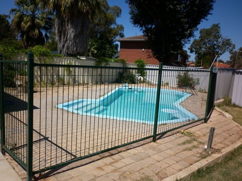 6 Butt Place, Orelia WA 6167