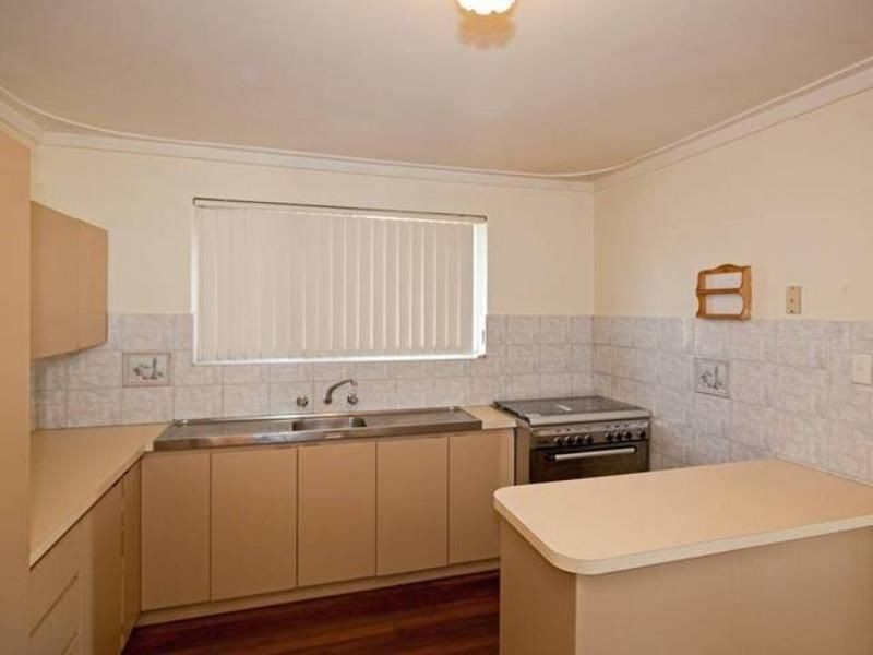 6 Butt Place, Orelia WA 6167