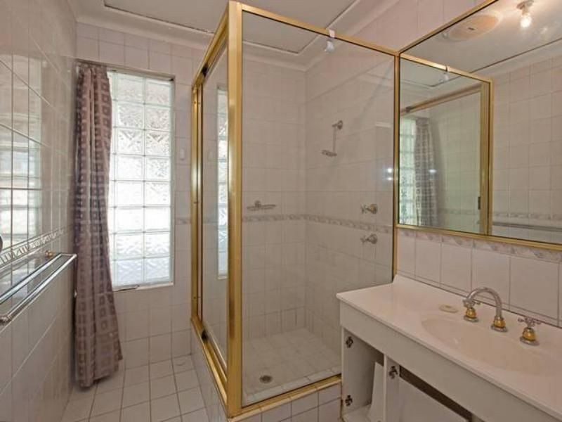 6 Butt Place, Orelia WA 6167