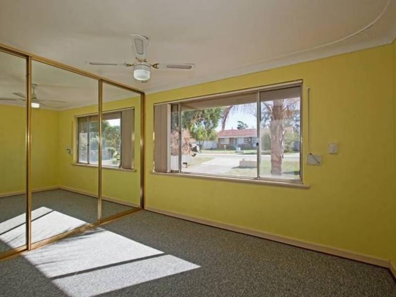 6 Butt Place, Orelia WA 6167