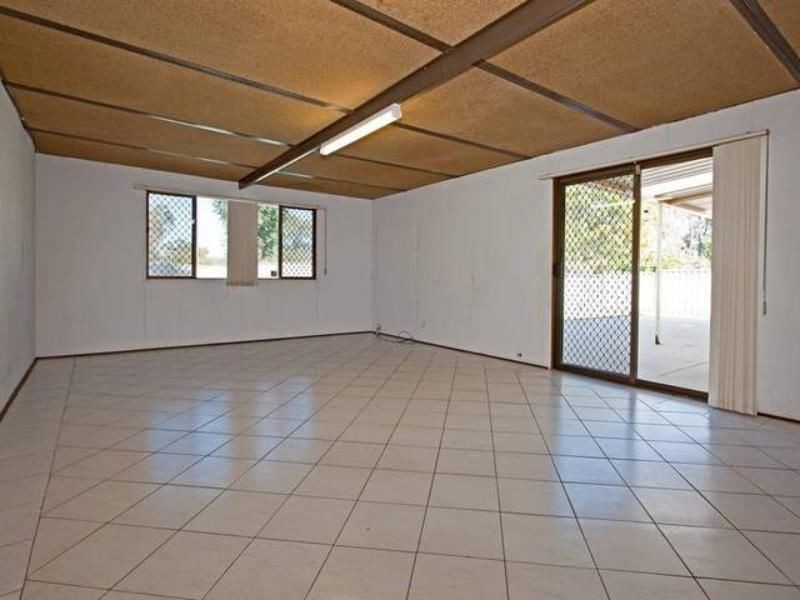 6 Butt Place, Orelia WA 6167