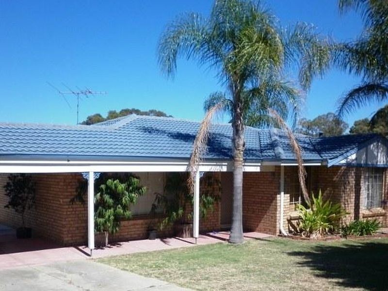 15 Hoyton Place, Parmelia WA 6167