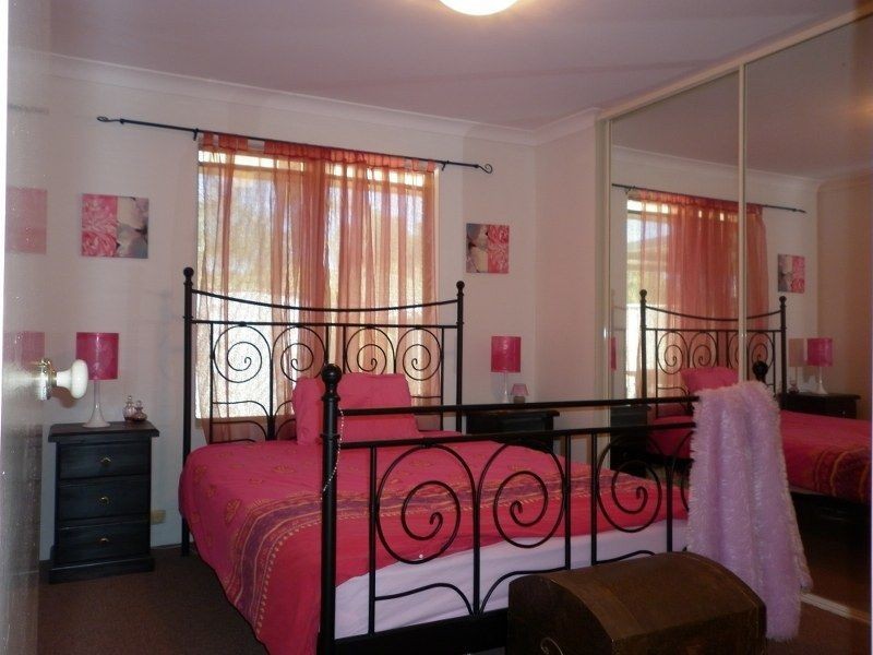 15 Hoyton Place, Parmelia WA 6167