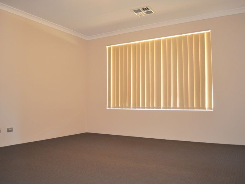 14 Peridot Pass, Wellard WA 6170