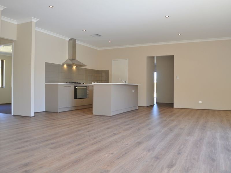 14 Peridot Pass, Wellard WA 6170