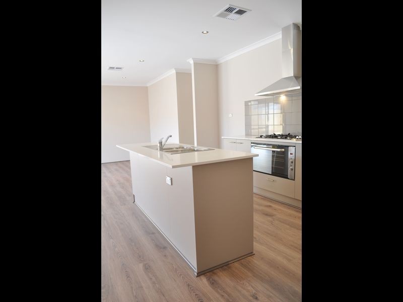 14 Peridot Pass, Wellard WA 6170