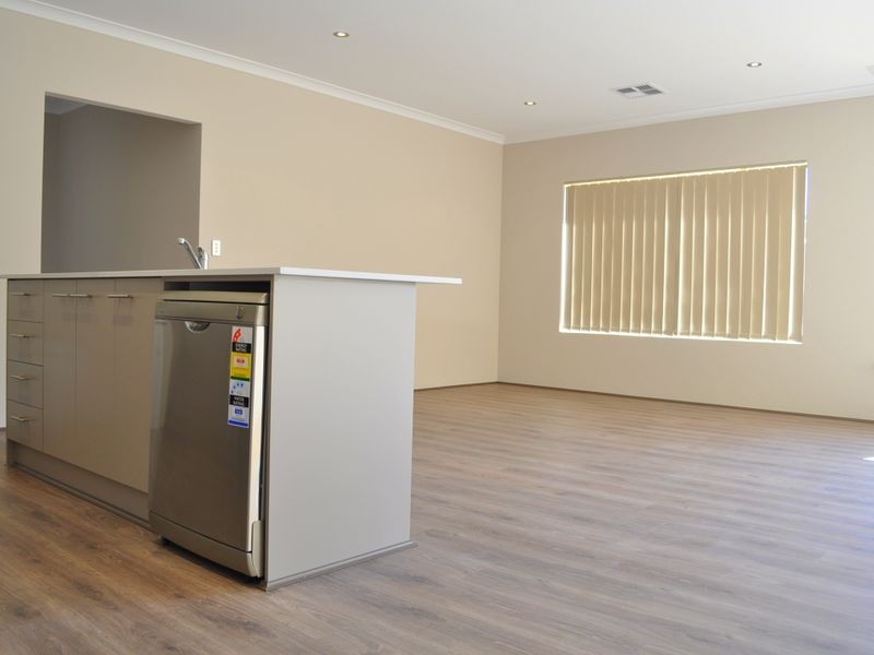 14 Peridot Pass, Wellard WA 6170