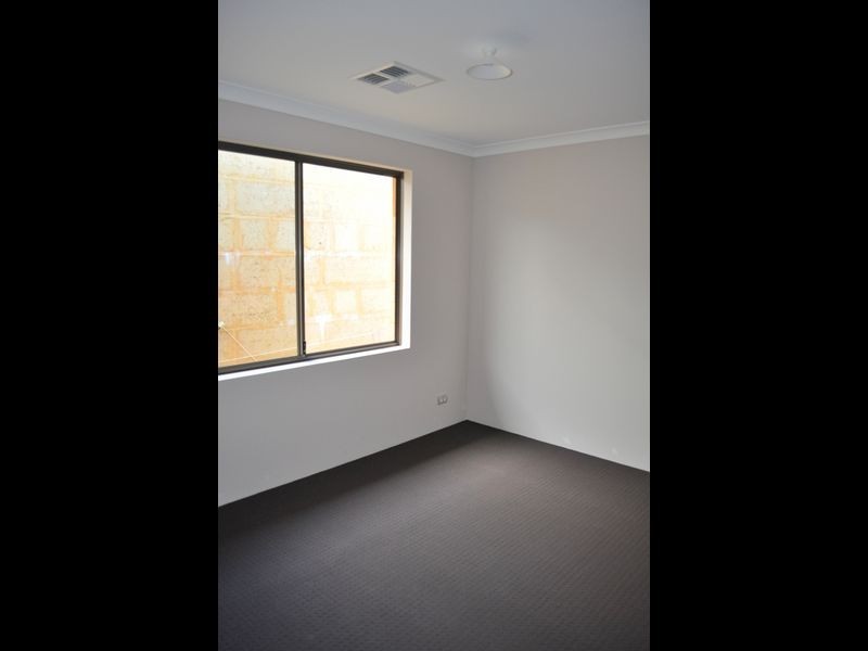 14 Peridot Pass, Wellard WA 6170