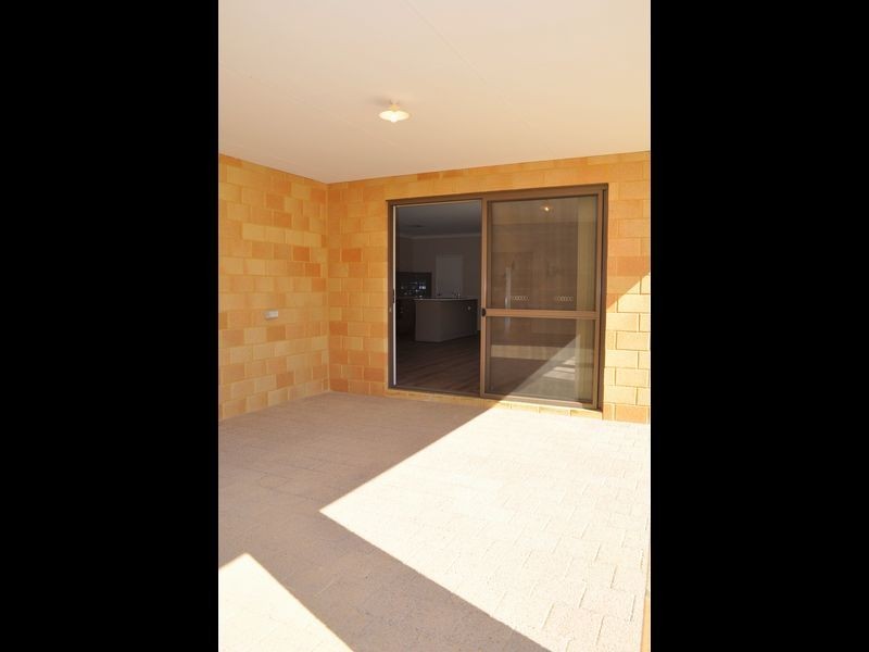 14 Peridot Pass, Wellard WA 6170