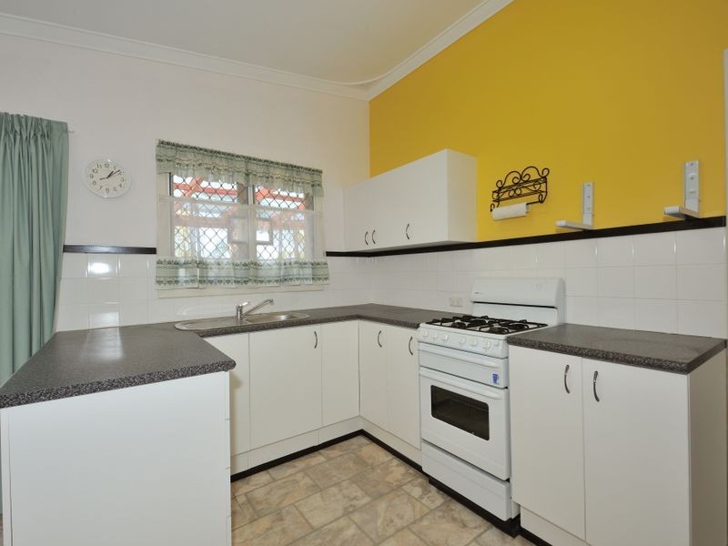 34 Harrison Way, Calista WA 6167