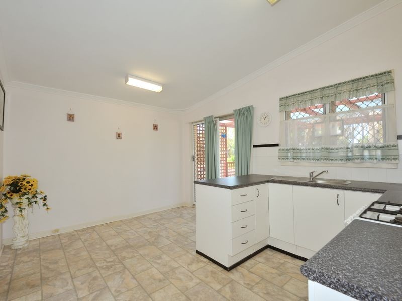 34 Harrison Way, Calista WA 6167