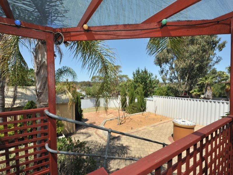 34 Harrison Way, Calista WA 6167