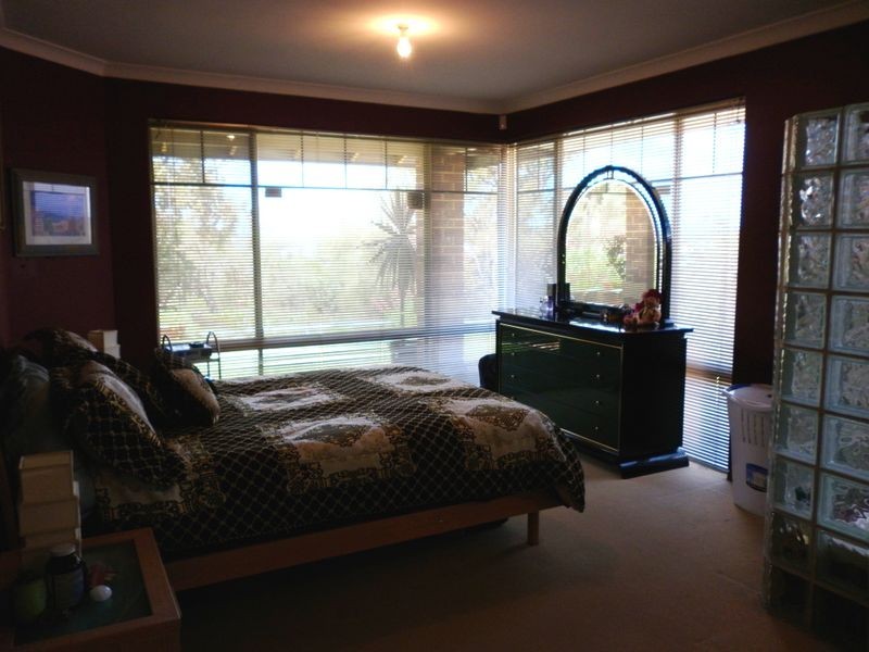 64 Warner Rd, Parmelia WA 6167