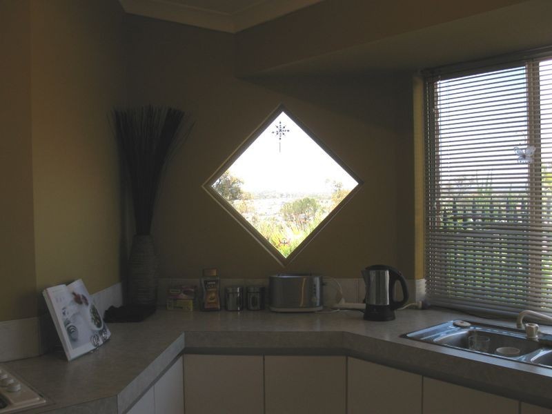 64 Warner Rd, Parmelia WA 6167