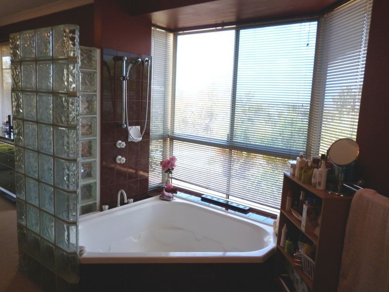 64 Warner Rd, Parmelia WA 6167