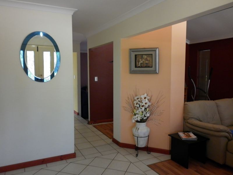 64 Warner Rd, Parmelia WA 6167