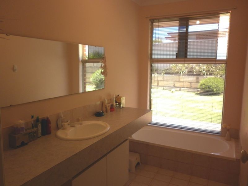 64 Warner Rd, Parmelia WA 6167