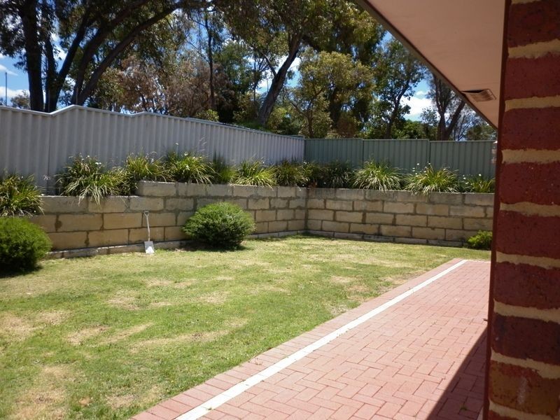 64 Warner Rd, Parmelia WA 6167