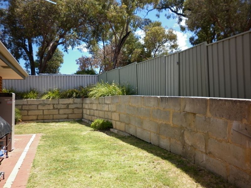 64 Warner Rd, Parmelia WA 6167