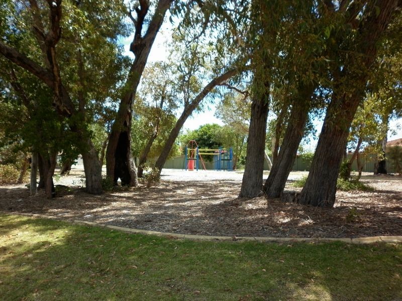 64 Warner Rd, Parmelia WA 6167