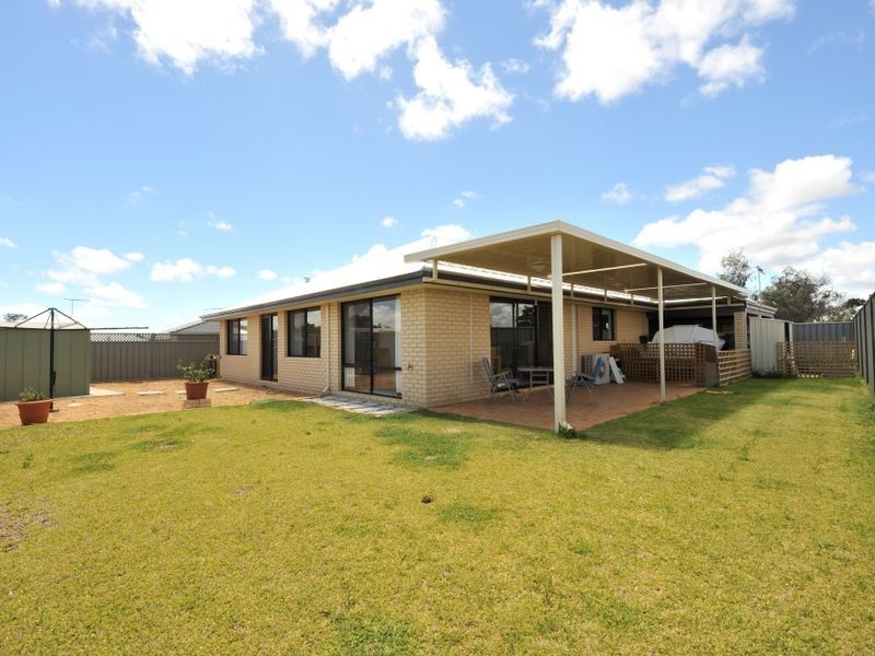 123 Dalrymple Drive, Leda WA 6170