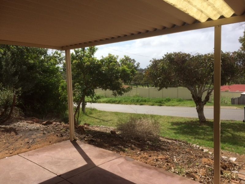 20 Kirkland Way, Parmelia WA 6167