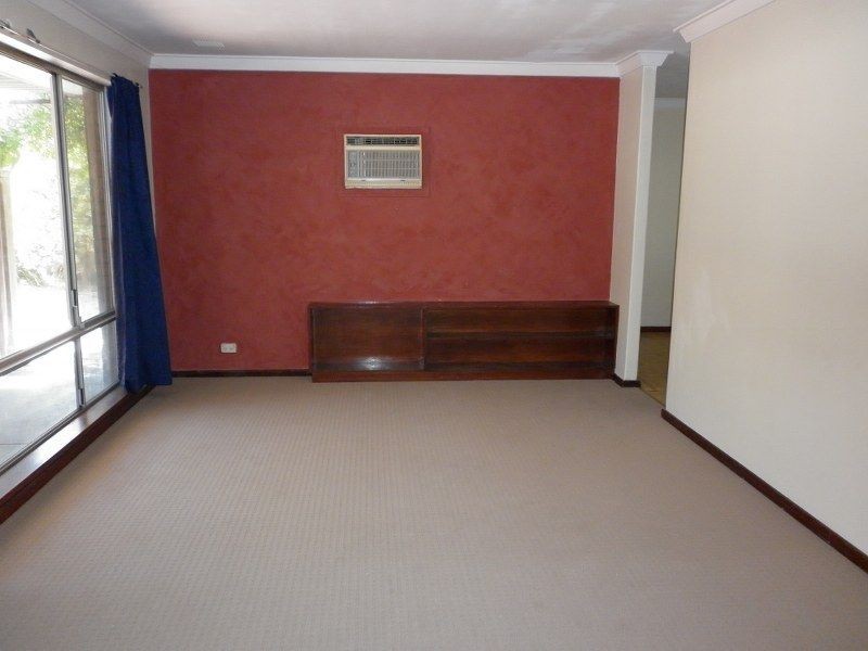 20 Barron Way, Orelia WA 6167