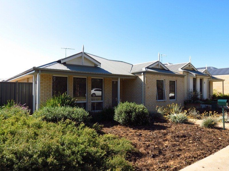 50 Abingdon Crescent, Wellard WA 6170
