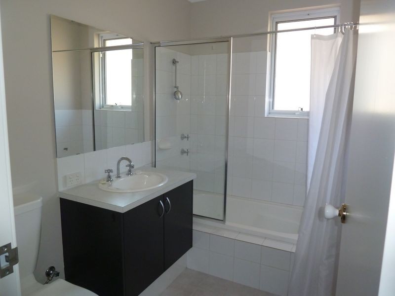 8 Highbridge Way, Leda WA 6170