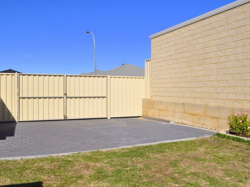 5 Canopus Loop, Hammond Park WA 6164