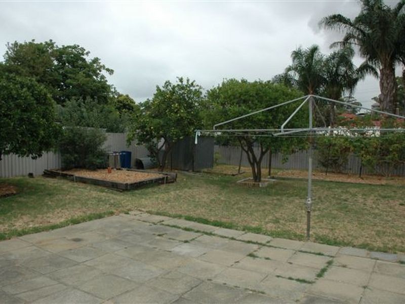 7 Sulphur Road, Orelia WA 6167