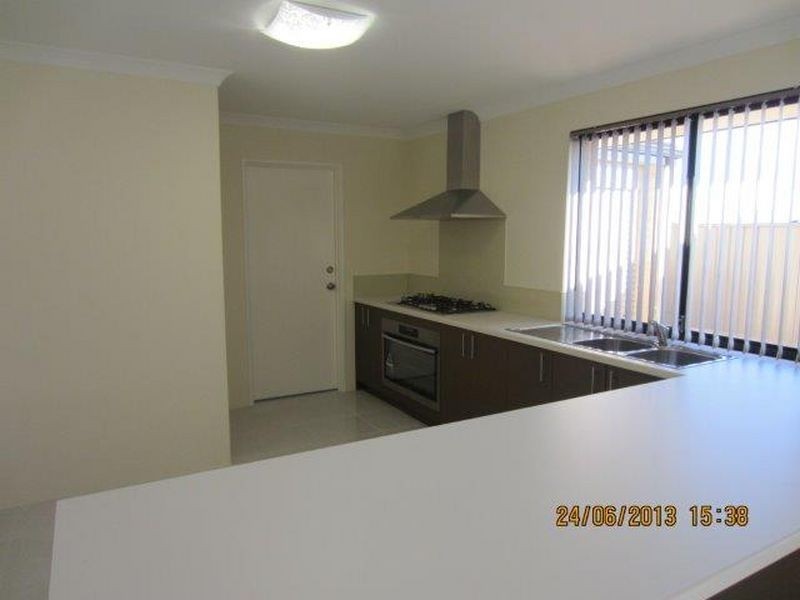 7 Hinton Cove, Wellard WA 6170