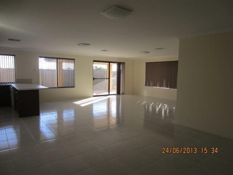 7 Hinton Cove, Wellard WA 6170