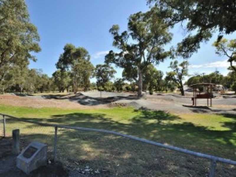 39 Hubbard Way, Medina WA 6167