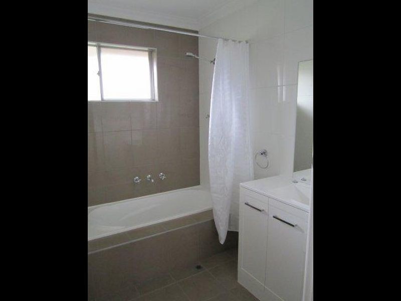 8 Kirkland Way, Parmelia WA 6167