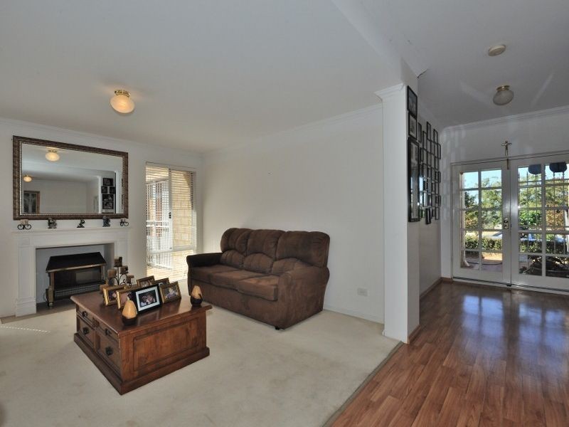 24 Rutherford Square, Orelia WA 6167
