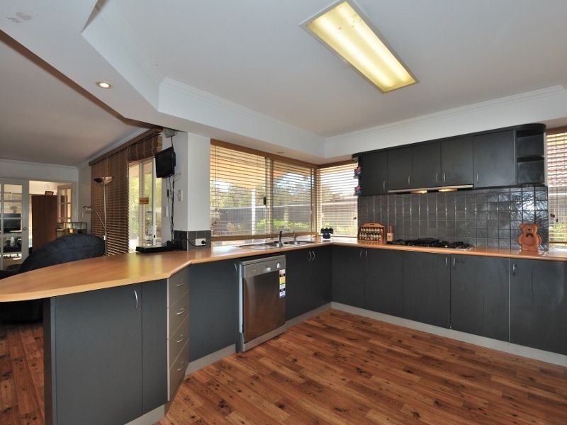 24 Rutherford Square, Orelia WA 6167